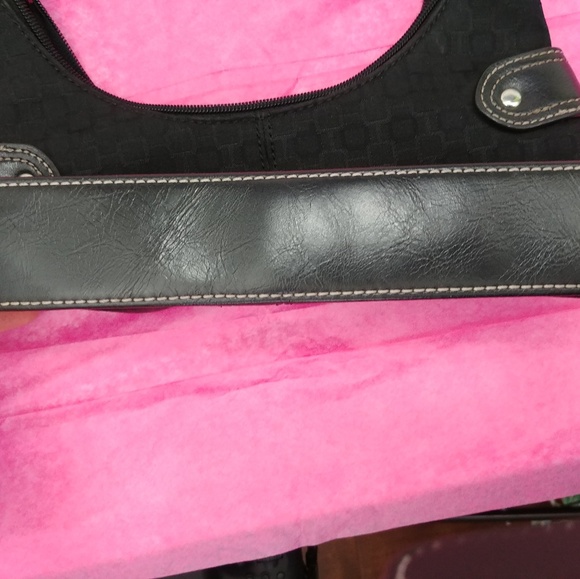 Classic Nine West Black Handbag/Purse - Picture 4 of 8